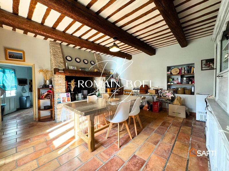 Maison - 250 m² - 11 pièces