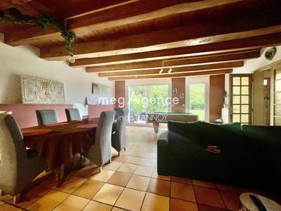 Maison - 330 m² - 16 pièces