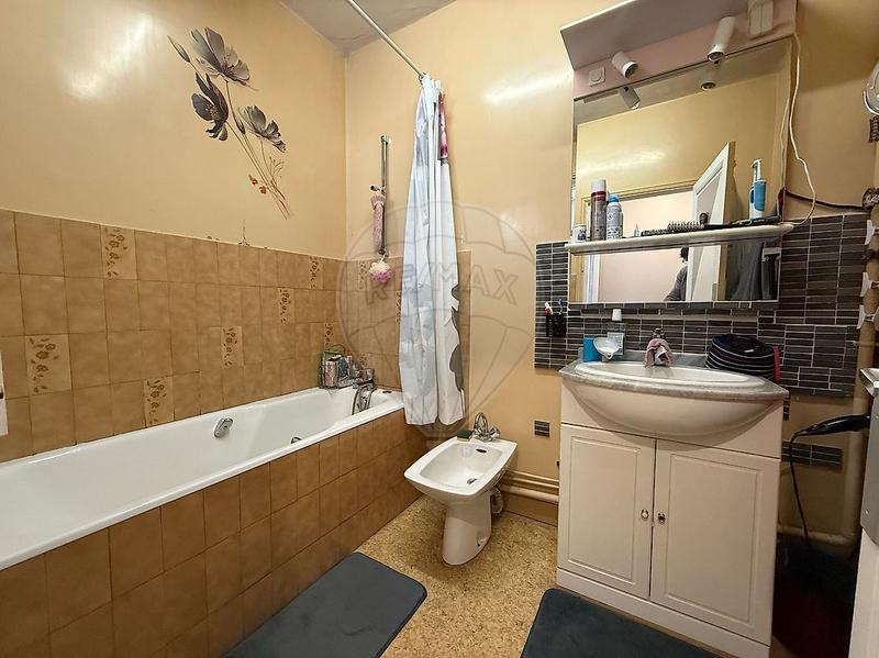 Maison de ville - 239 m² - 10 pièces