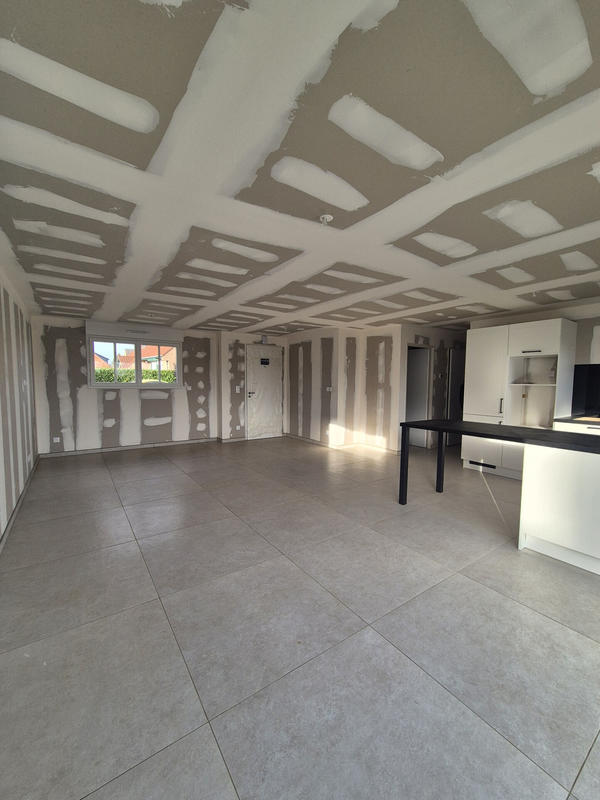 Maison - 90 m² - 5 pièces