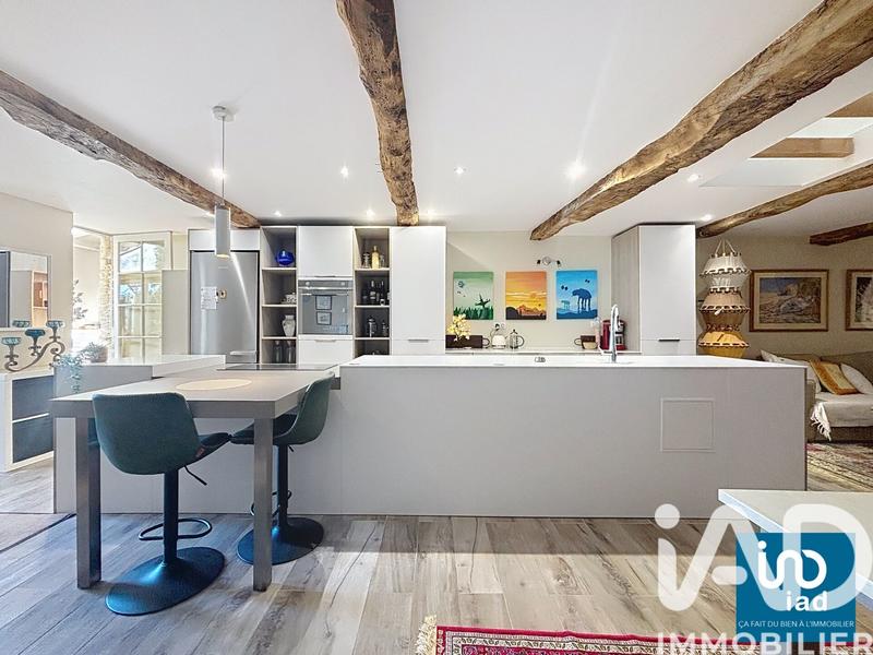 Maison - 220 m² - 10 pièces