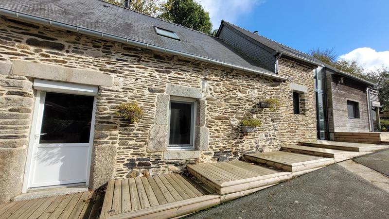 Propriété - 250 m² - 8 pièces