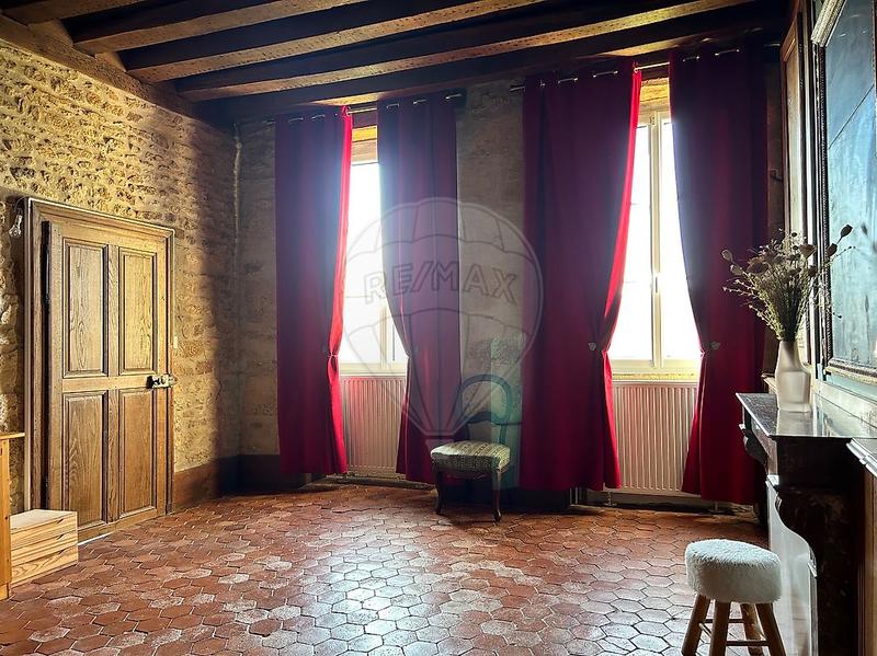 Demeure - 318 m² - 13 pièces