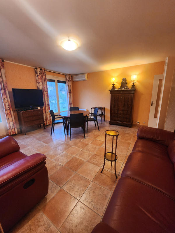 Appartement - 75 m² - 3 pièces