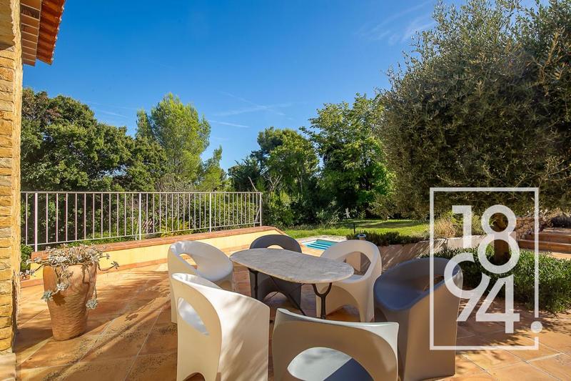 Maison - 224 m² - 5 pièces