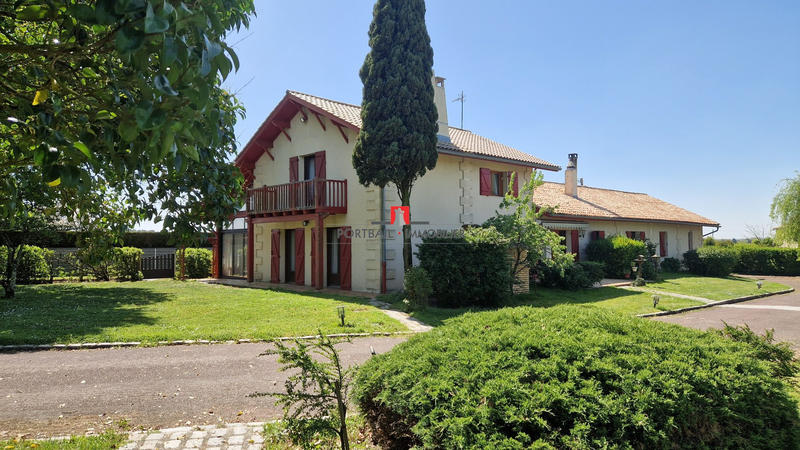 Maison - 178 m² - 5 pièces