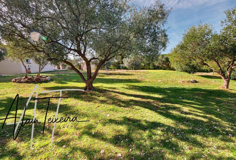 Maison - 207 m² - 7 pièces