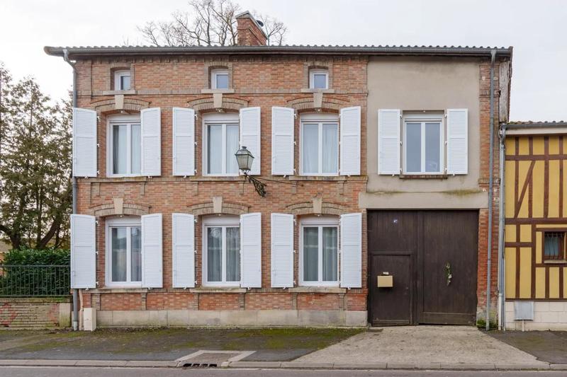 Maison - 274 m² - 7 pièces