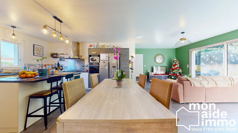 Maison - 94 m² - 5 pièces