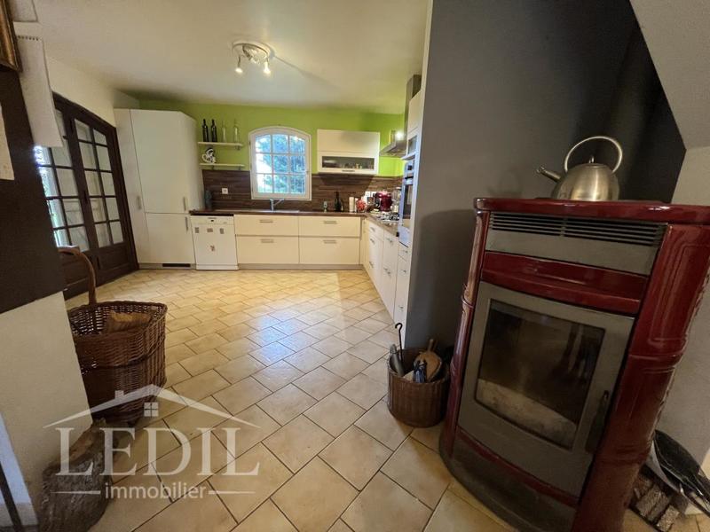 Maison - 224 m² - 6 pièces