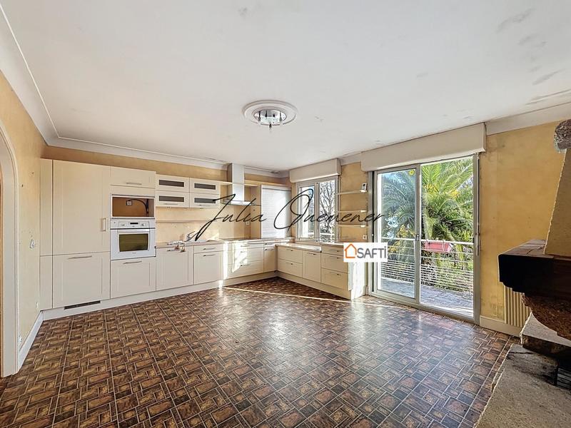 Maison - 154 m² - 9 pièces