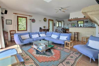 Maison - 236 m² - 7 pièces