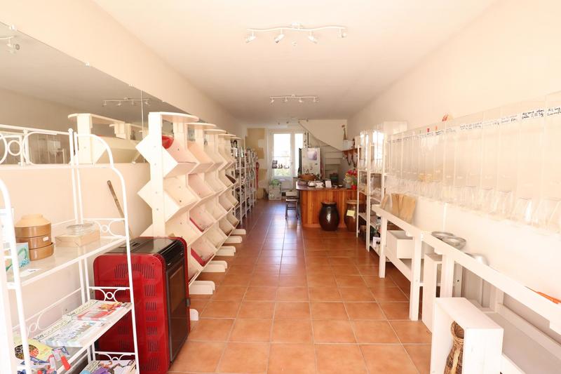 Local commercial - 5 pièces