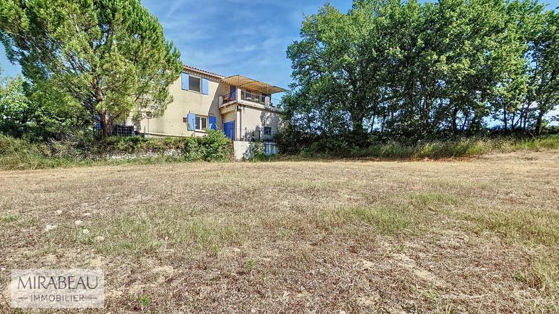 Villa - 180 m² - 8 pièces