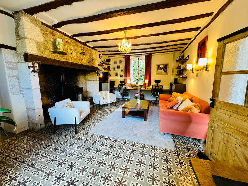 Propriété - 537 m² - 18 pièces