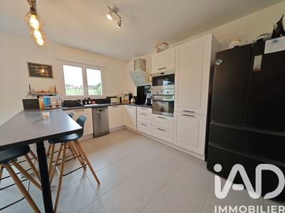 Maison - 94 m² - 4 pièces