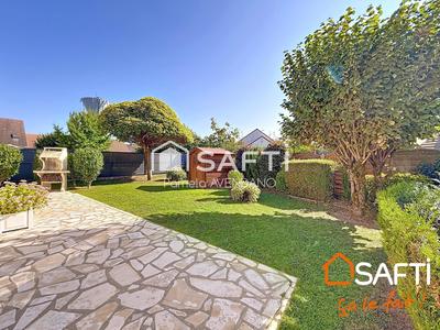 Maison - 99 m² - 5 pièces