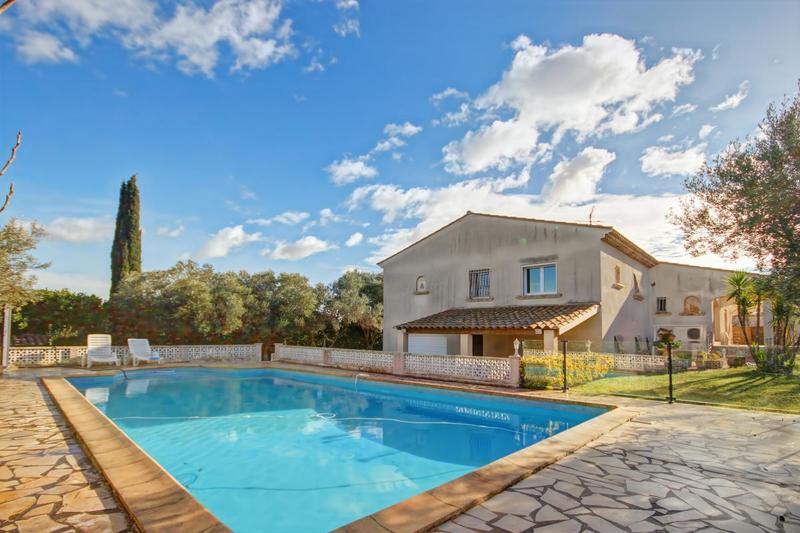 Maison - 203 m² - 7 pièces