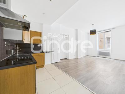 Appartement - 77 m² - 4 pièces