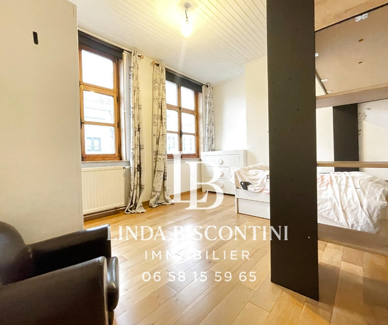 Maison - 145 m² - 9 pièces