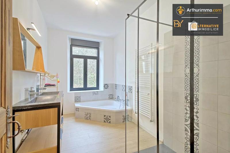 Maison - 205 m² - 8 pièces