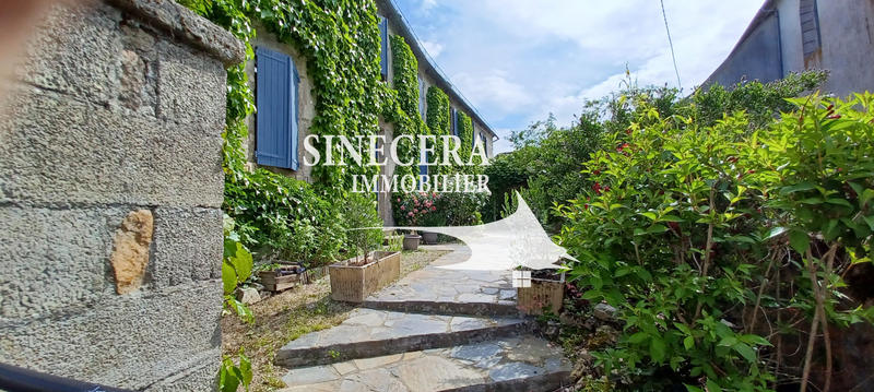 Maison - 240 m² - 7 pièces