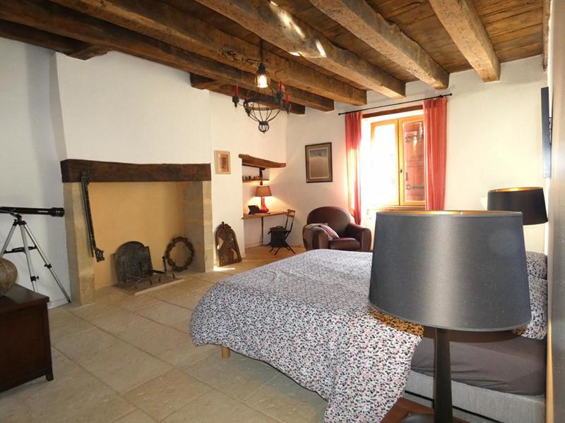 Maison - 260 m² - 6 pièces