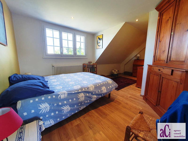 Maison - 177 m² - 7 pièces