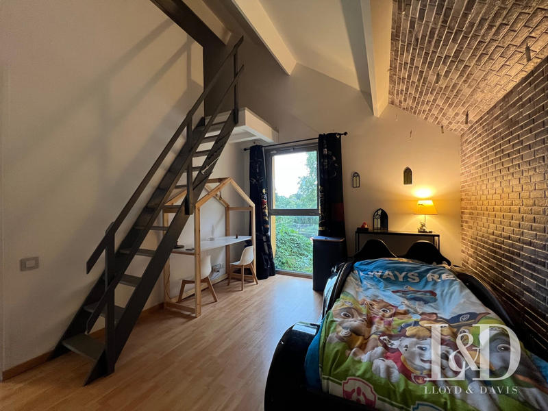 Maison - 180 m² - 6 pièces