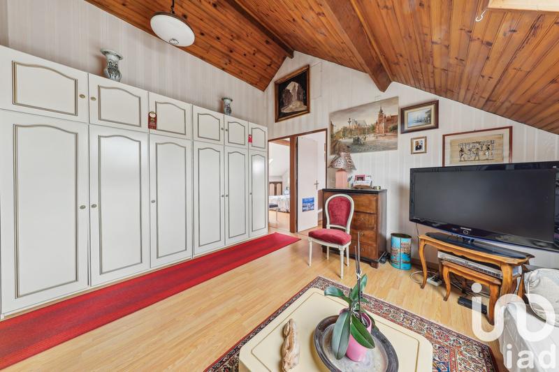 Maison - 230 m² - 9 pièces