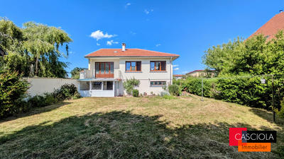 Maison traditionnelle - 104 m² - 5 pièces