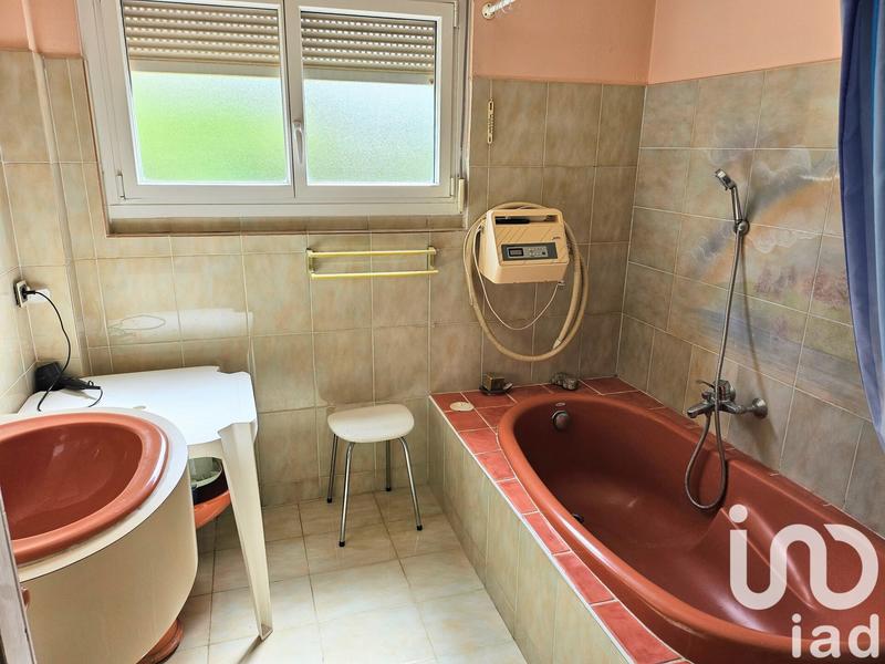 Maison - 235 m² - 9 pièces