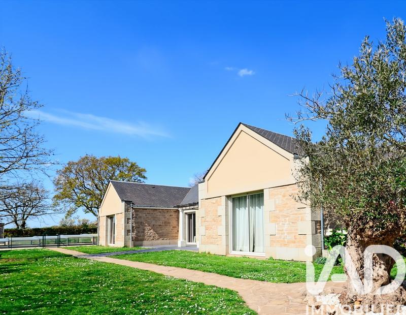 Maison - 202 m² - 5 pièces