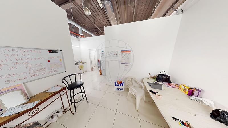 Local commercial - 104 m² - 6 pièces