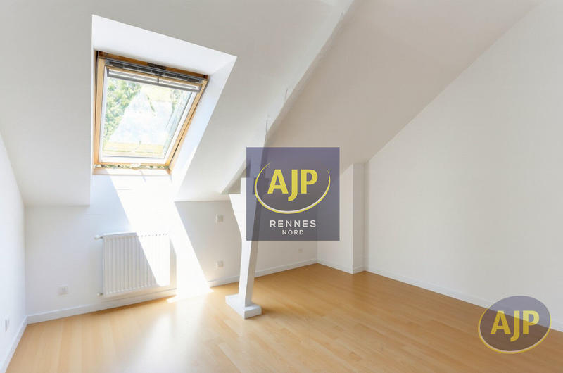 Maison - 220 m² - 10 pièces