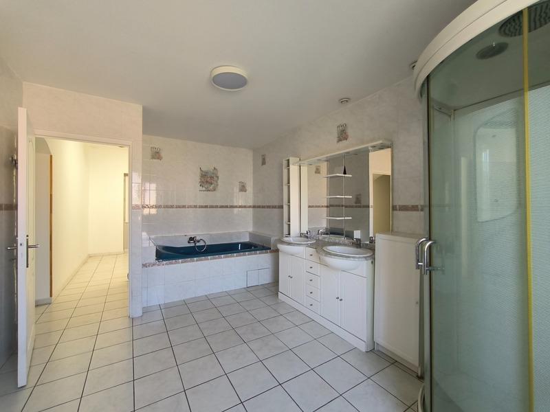 Maison - 192 m² - 6 pièces