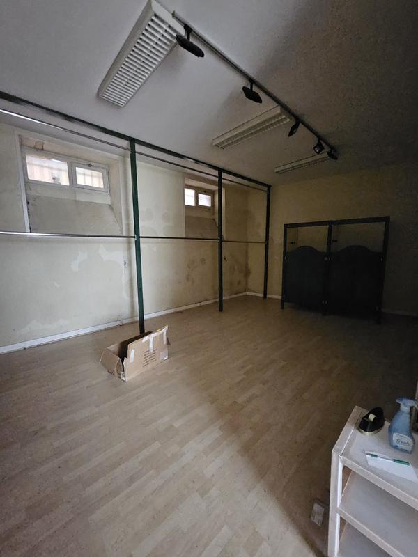 Local commercial - 218 m²