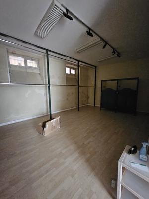 Local commercial - 218 m²