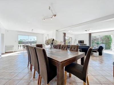 Villa - 182 m² - 5 pièces