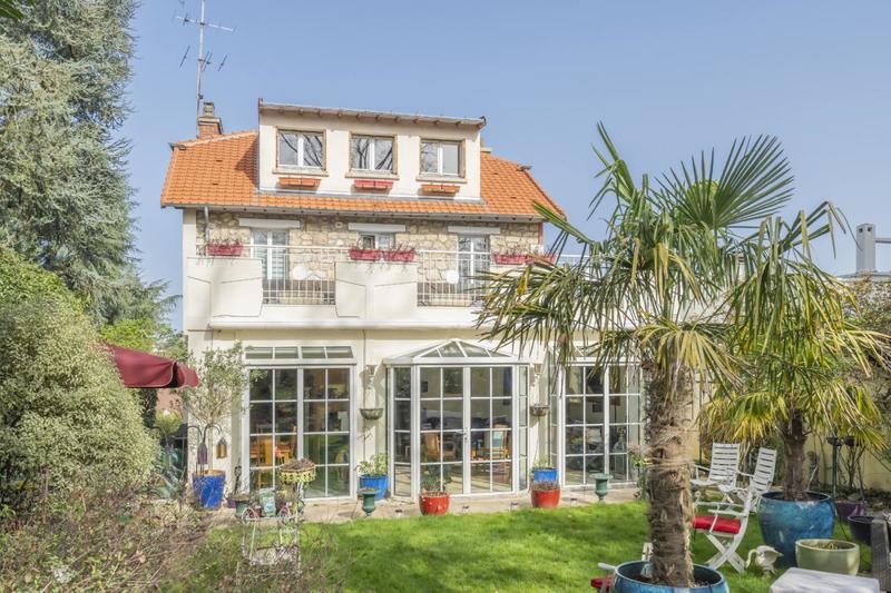 Maison - 210 m² - 7 pièces