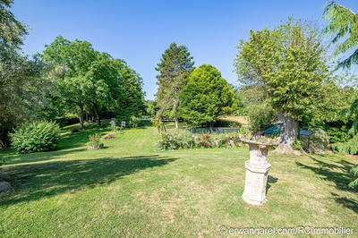 Propriété - 406 m² - 13 pièces