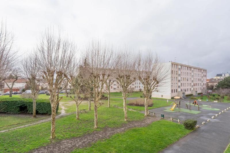 Appartement - 64 m² - 4 pièces