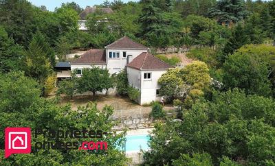 Maison - 170 m² - 8 pièces