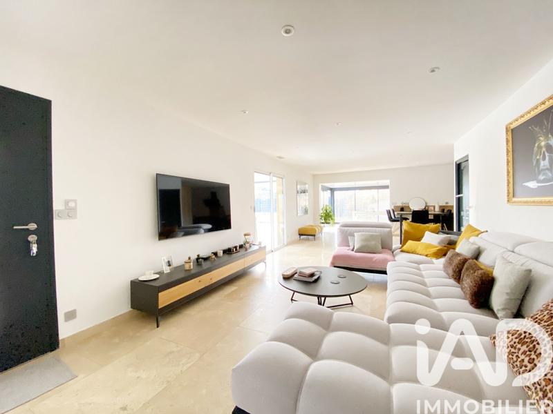 Maison - 180 m² - 5 pièces