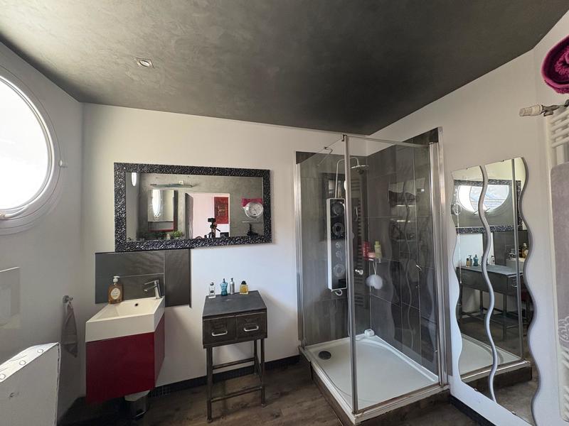 Demeure - 221 m² - 7 pièces