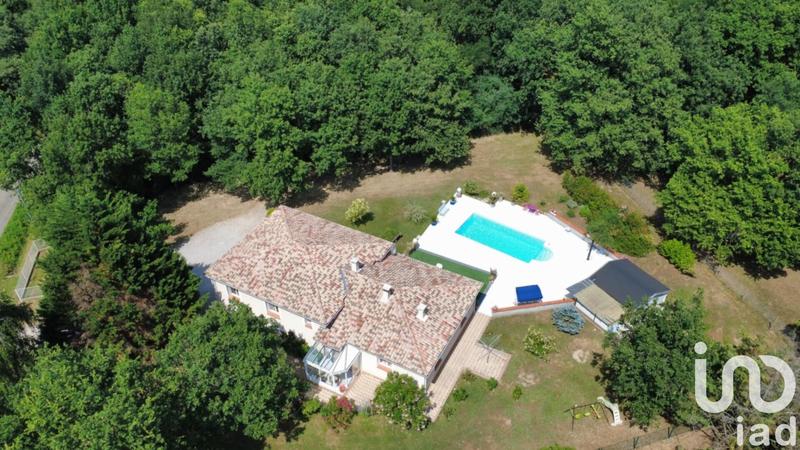 Maison - 180 m² - 6 pièces