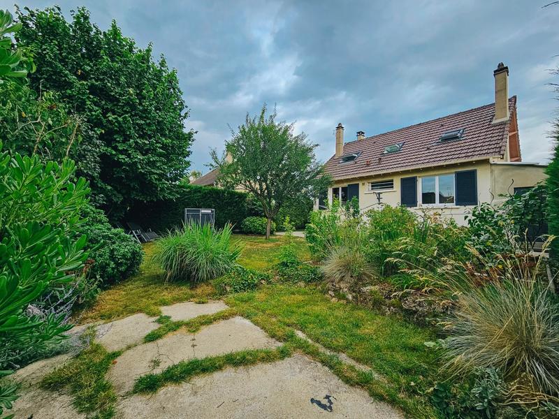 Maison - 90 m² - 6 pièces