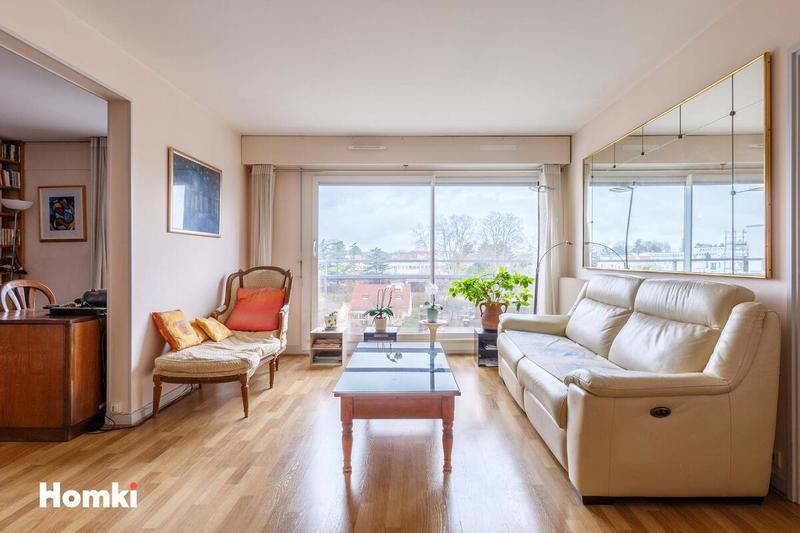 Appartement - 100 m² - 5 pièces