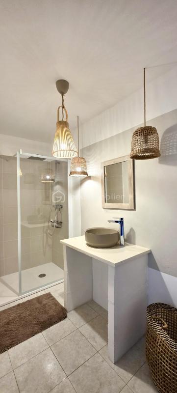 Maison traditionnelle - 164 m² - 6 pièces