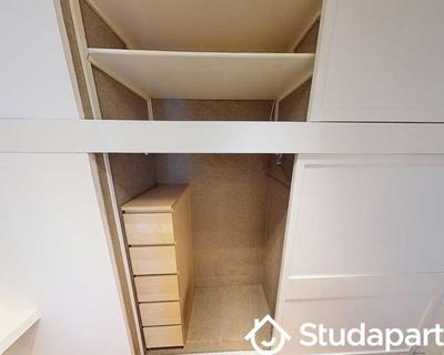 Chambre - 80 m² - 1 pièce